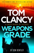 Boekomslag voor 'Weapons Grade' van Tom Clancy, met een silhouet van een man met een pistool, een landweg en een zonsondergang.