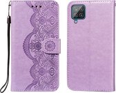 Voor Samsung Galaxy A22 4G Flower Vine Embossing Pattern Horizontale Flip Leather Case met Card Slot & Holder & Wallet & Lanyard (Purple)