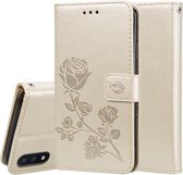 Voor Samsung Galaxy M01 Rose reliëf horizontale flip PU lederen tas met houder & kaartsleuven & portemonnee (goud)