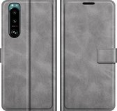 Mobigear Telefoonhoesje geschikt voor Sony Xperia 5 III Hoesje | Mobigear Wallet Bookcase Portemonnee | Pasjeshouder voor 3 Pasjes | Telefoonhoesje voor Pinpas / OV Kaart / Rijbewijs - Grijs