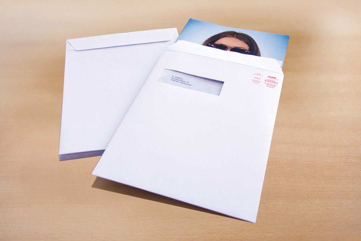 Raadhuis akte envelop - 229x324mm - C4 - wit - met plakstrip - venster links - 250 stuks - RD-303590