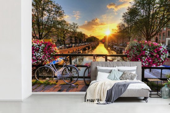 Behang - Fotobehang Fiets - Amsterdam - Lente - Breedte 360 cm x hoogte 240 cm