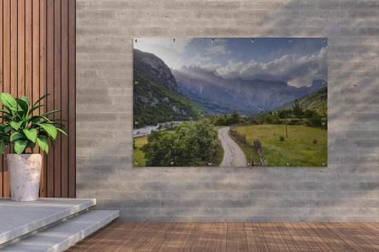 Route entre prairie et montagne en Albanie 180x120 cm XXL / Groot format!