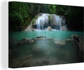 Canvas Schilderij Een waterval in het Nationaal park Erawan in Thailand - 60x40 cm - Wanddecoratie