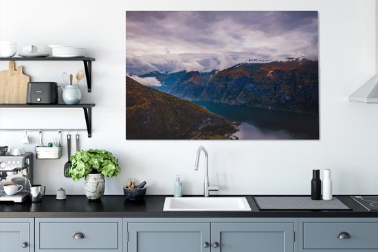 Canvas schilderij 140x90 cm - Wanddecoratie Flåm stad en berglandschappen in Noorwegen - Muurdecoratie woonkamer - Slaapkamer decoratie - Kamer accessoires - Schilderijen