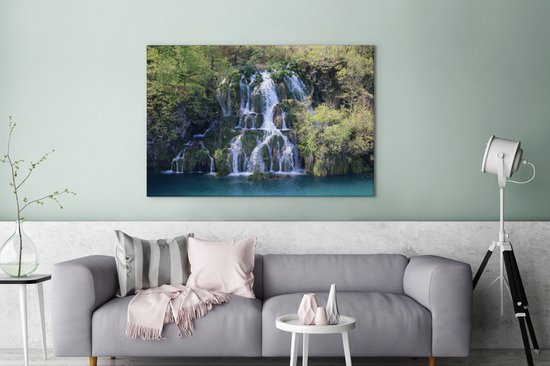 Chutes d'eau qui coule dans le parc national des lacs de Plitvice Toile 120x80 cm - Tirage photo sur toile (décoration murale salon / chambre)