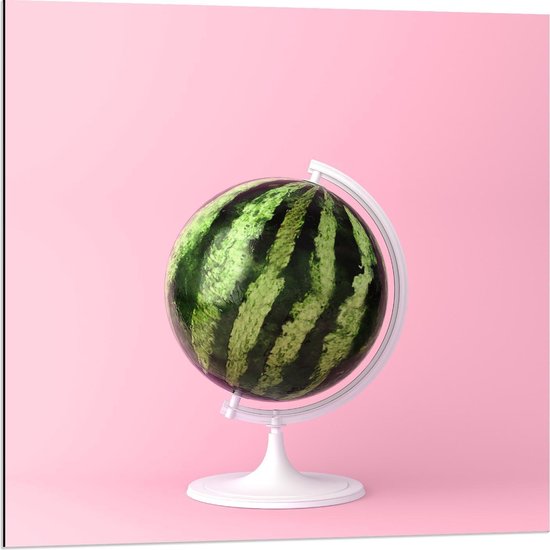 Dibond - Watermeloen op Wereldbolstandaard - 80x80cm Foto op Aluminium (Wanddecoratie van metaal)