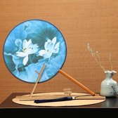 Retro-stijl Hanfu-groepventilator Beukenhouten handvat Klassieke dansventilator (blauw-lichte regen Lotus)