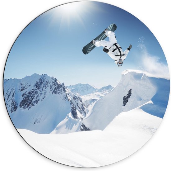 Dibond Wandcirkel - Snowboarder in Backflip  - 70x70cm Foto op Aluminium Wandcirkel (met ophangsysteem)