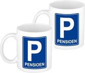 4x stuks verkeersbord P blauw pensioen cadeau mok - Gepensioneerd / pensionaris cadeaus