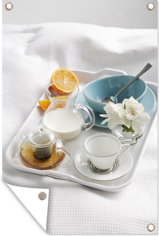 Tuindecoratie Ontbijt op bed met thee en witte bloemen - 40x60 cm - Tuinposter - Tuindoek - Buitenposter