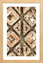 JUNIQE - Poster met houten lijst Luchtfoto Barcelona -13x18 /Bruin