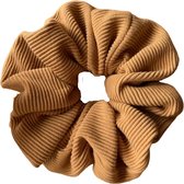 Scrunchie - Handmade - Oversized - Ribstof - Effen - Camel - Diameter circa 16 cm - 80% Katoen, 15% Polyester, 5% Ea - Zacht voor je haar - Leuke variant voor elastiekjes - Haaracc