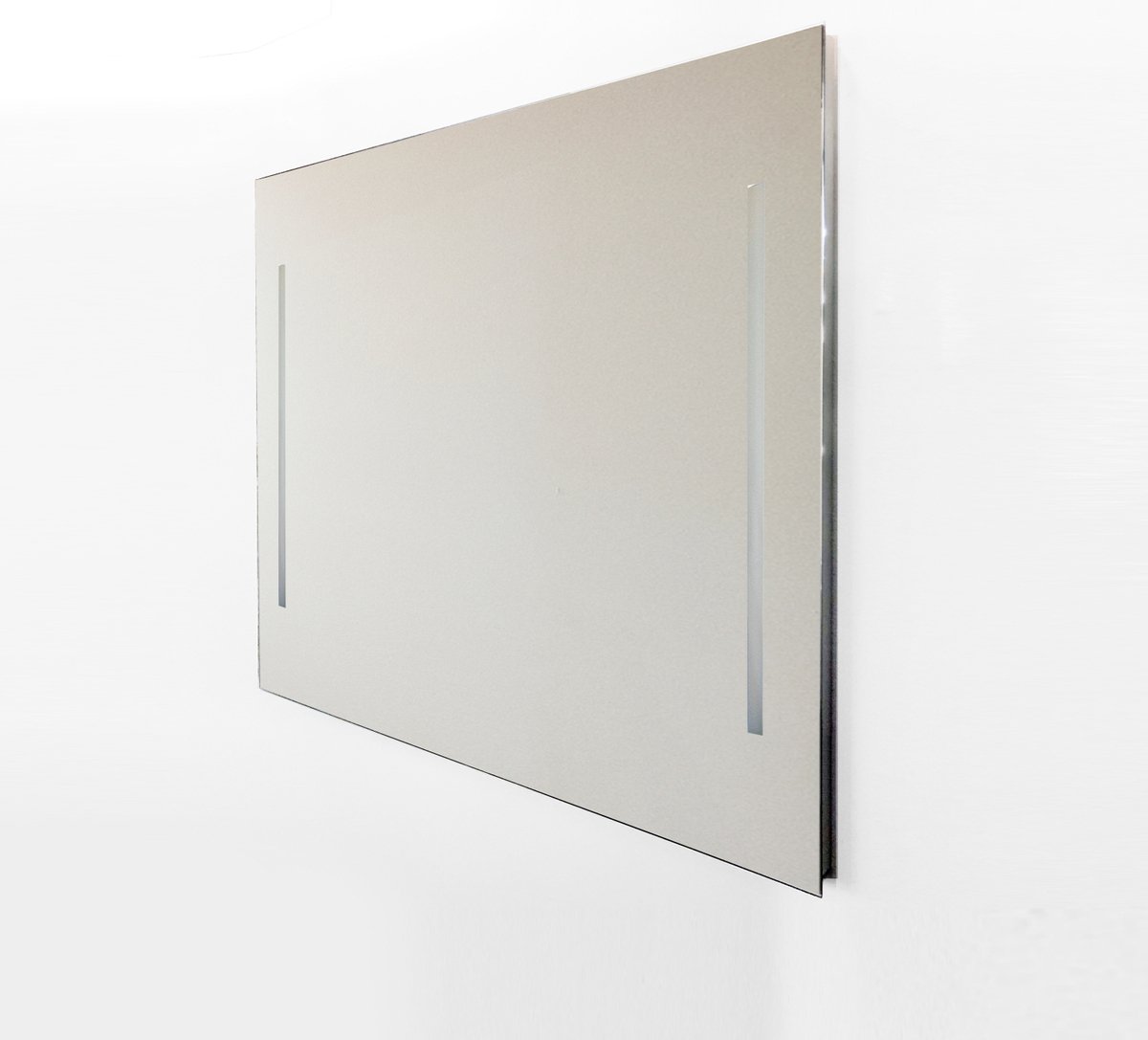 Wandspiegel Van Marcke Quadro Met Verticale LED Verlichting Met Schakelaar 60x70 cm Glas