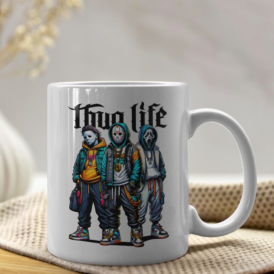 Foto: Thuglife horror karakter koffiemok met spreuk koffie mok grappige cadeaus cadeau voor vriend kado horror liefhebber halloween mok cadeautje voor haar mokken en bekers verjaardag cadeau koffiekopjes urban cadeau theemok