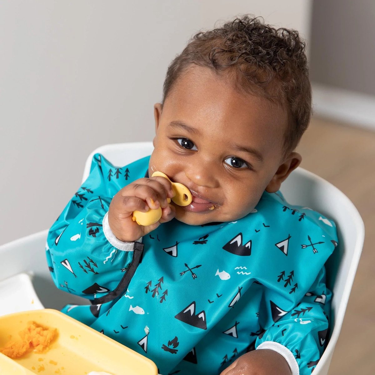 Bumkins - Sleeved Bib Baby Mouwslab – Waterdichte Knoeislab met Mouwen en Opvangbakje – Comfortabele Wasbare Peuterslab – 6 tot 24 maanden – Outdoors