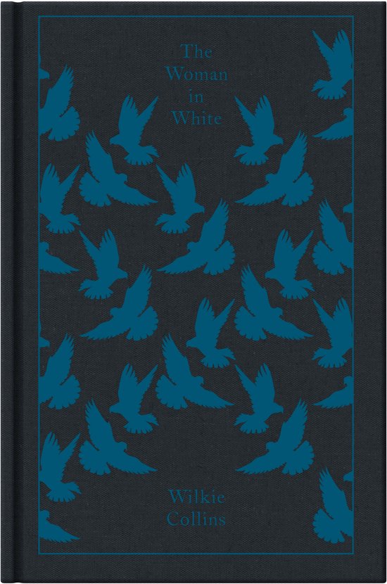 Boek met donkerblauwe omslag, versierd met een patroon van blauwe duiven en de titel "The Woman in White" door Wilkie Collins.