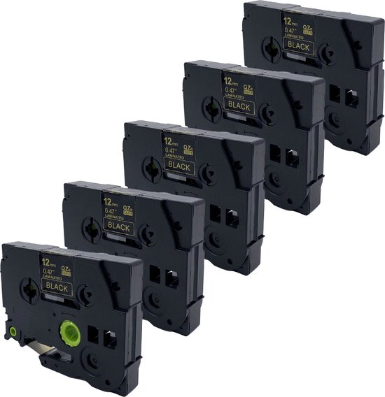 Zes zwarte cassettebandjes van 12mm met gouden tekst: 'BLACK LAMINATED'.