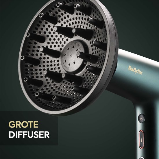 Close-up van het mondstuk voor krullend haar op de BaByliss föhn.