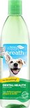 Een heldere groene fles TropiClean Fresh Breath Dental Health Solution voor honden