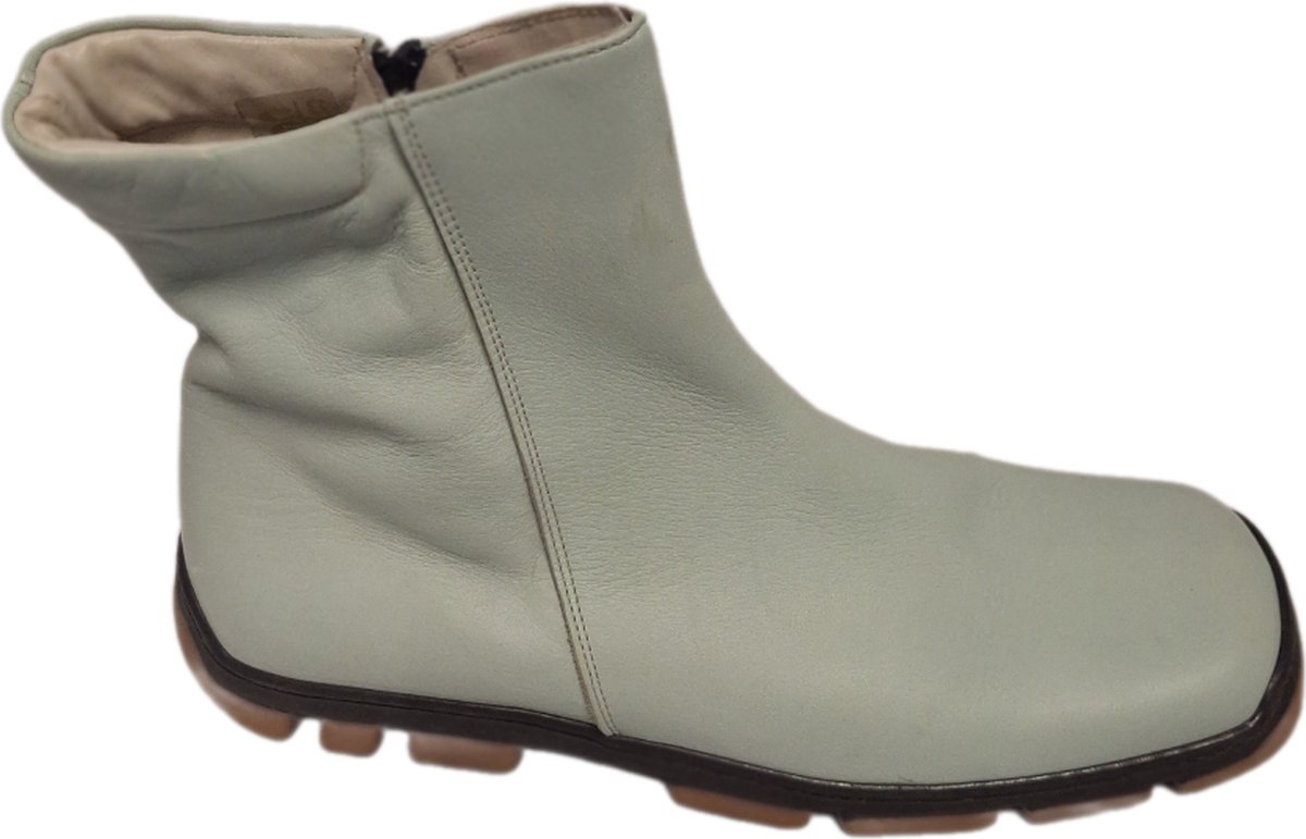 NEW EDITION - BOOTS-122-LEER-GLASS-42