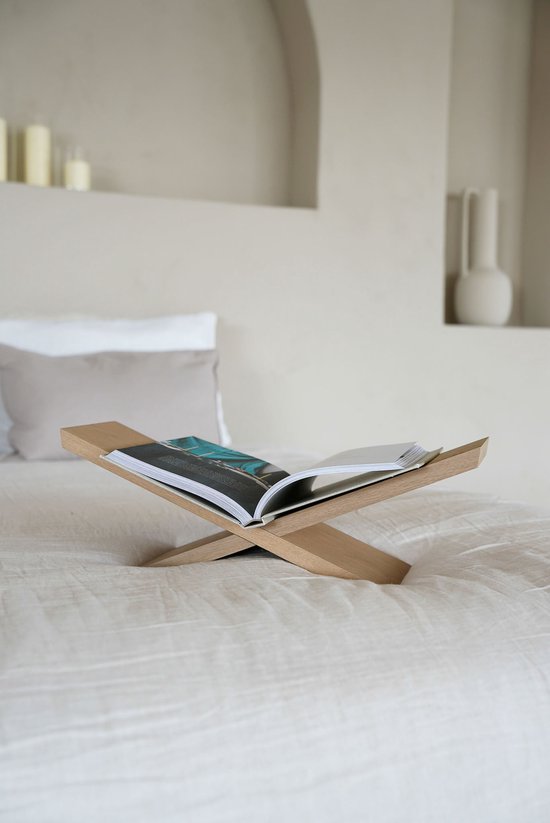 Boekenstandaard licht eiken • | Woonaccessoires, sieraden, geschenken etc