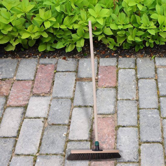 Brumag Straatbezem Blacky voor buiten terras tegels en klinkers - Harde bezemkop 40 cm breed - Houten steel van 120 cm van Brumag — afbeelding 4