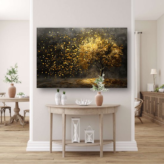 Gouden boom met vallende bladeren, in een hal boven een console tafel.