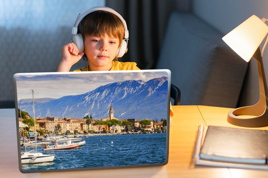 Autocollant pour ordinateur portable - 15,6 pouces - Le paysage urbain de Toscolano Maderno et du lac de Garde