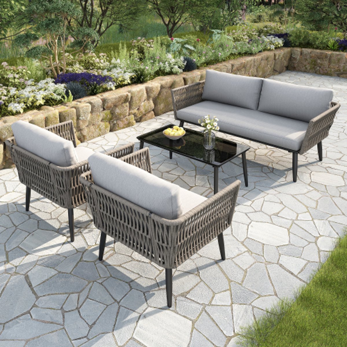 Tuin loungeset, tuinmeubelset met comfortabele kussens, 2-zitsbank, 2 fauteuils en salontafel, gevlochten PE-touw van imitatie watergras, zwart glazen tafelblad, gegalvaniseerd staal, grijs