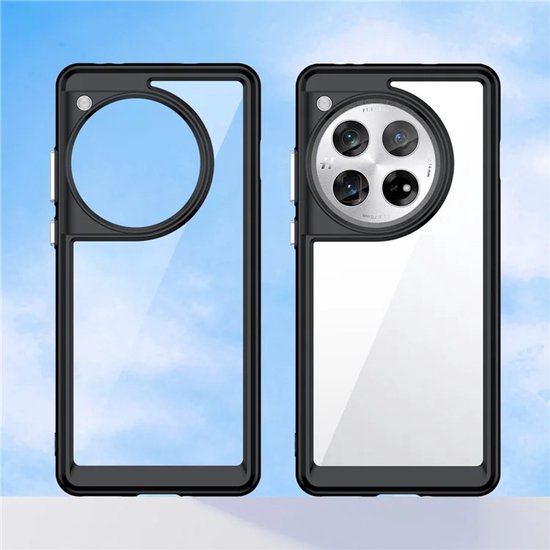Coque de téléphone noire avec découpe ronde pour caméra et dos transparent.