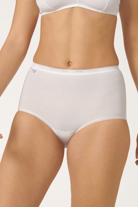 Wit gestreepte maxi slip met kanten randje.