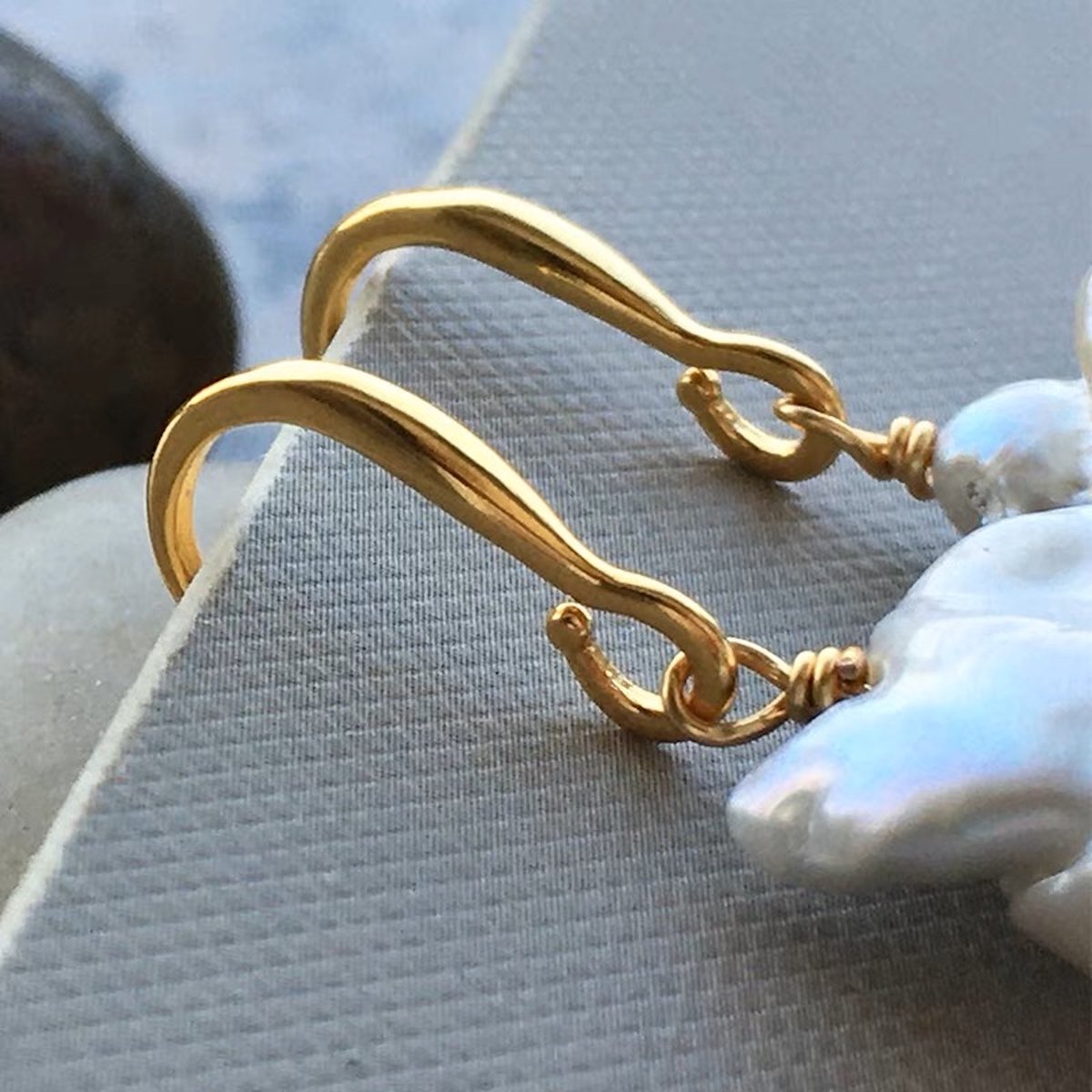 Chunky Barokparel Grote Oorbellen met Hanger-Goud Vermeil