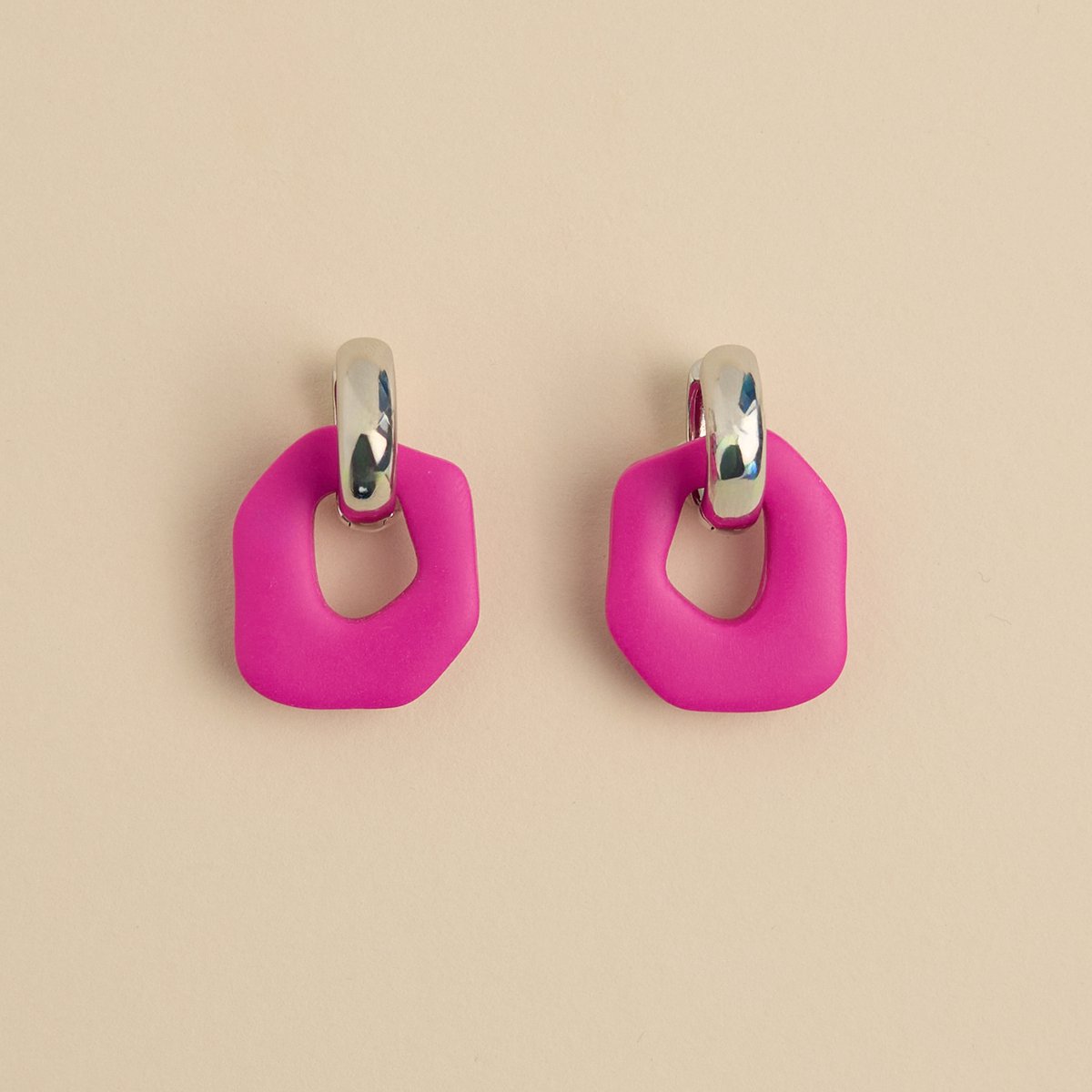 LYHO jewelry | Hoop Earrings | Handmade clay earrings | pendants in color Fuchsia | silver Hoops | LYHO sieraden | oorringen | Handgemaakte oorbellen van klei