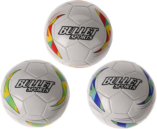 Drie witte voetballen met gekleurde patronen en 'Bullet Sports' logo.
