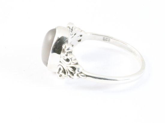 Bague en argent finement travaillée avec pierre de lune grise - taille 19,5