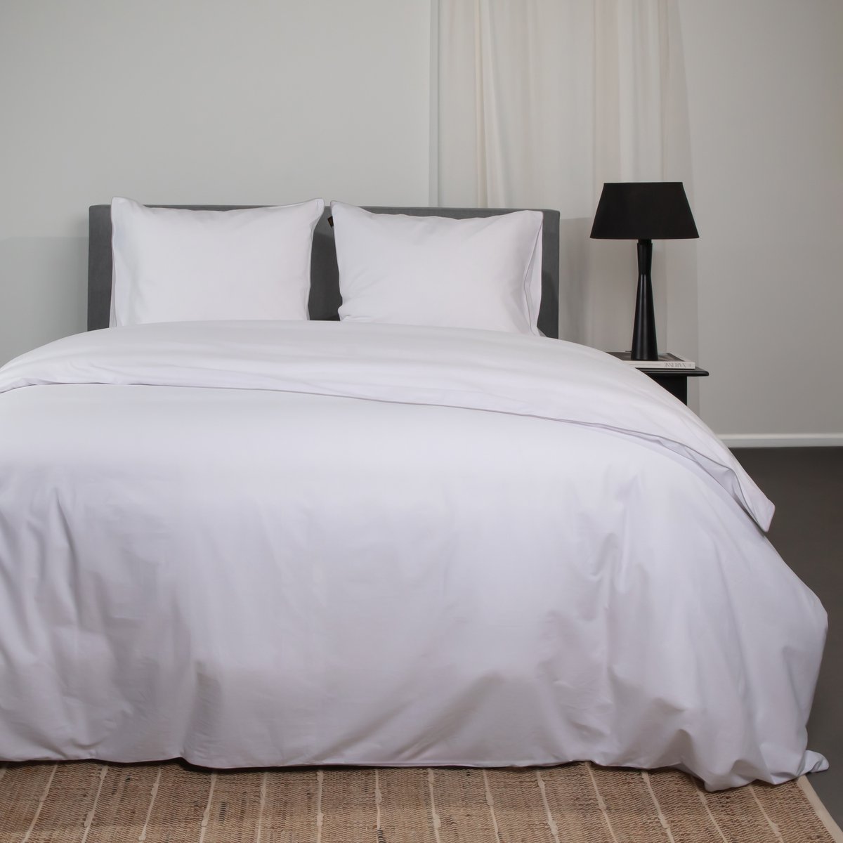Superieur Dekbedovertrek Twin Face - Wit - 100% Katoen - 200x200/220cm Tweepersoons – Streel wit dekbedset – adembenemend in uitstraling – optimaal ventilerend en ademend