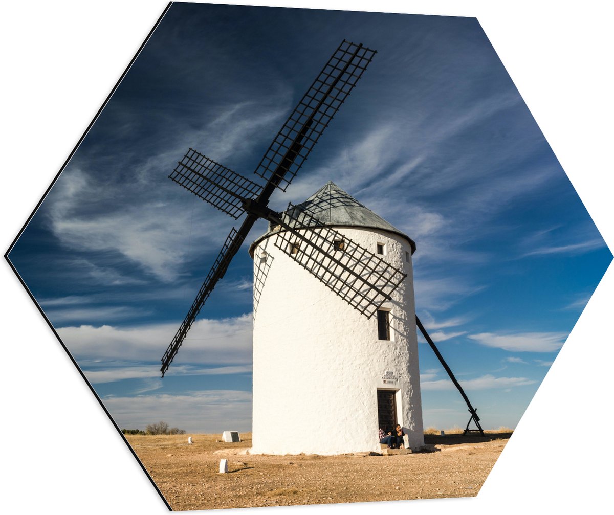 Dibond Hexagon - Witte Molen onder Sluierbewolkin, Nederland - 80x69.6 cm Foto op Hexagon (Met Ophangsysteem)
