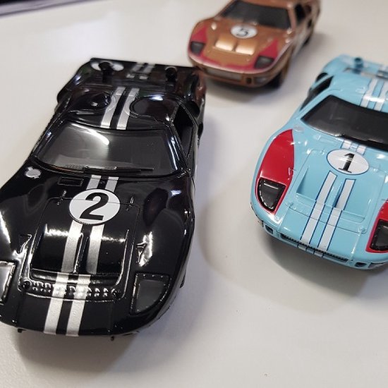 Kinsmart Ford GT40 MKII 1966 Heritage die cast schaalmodel met pullback motor 1:32