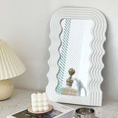 Spiegel met onregelmatig frame in esthetisch golfpatroon, decoratieve wandspiegel, bureauspiegel voor woon/slaapkamer, hal, decoratie, cadeau voor verjaardag, housewarming (wit)