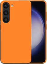 Smartphonica Siliconen hoesje voor Samsung Galaxy S23 case met zachte binnenkant - Oranje / Back Cover geschikt voor Samsung Galaxy S23