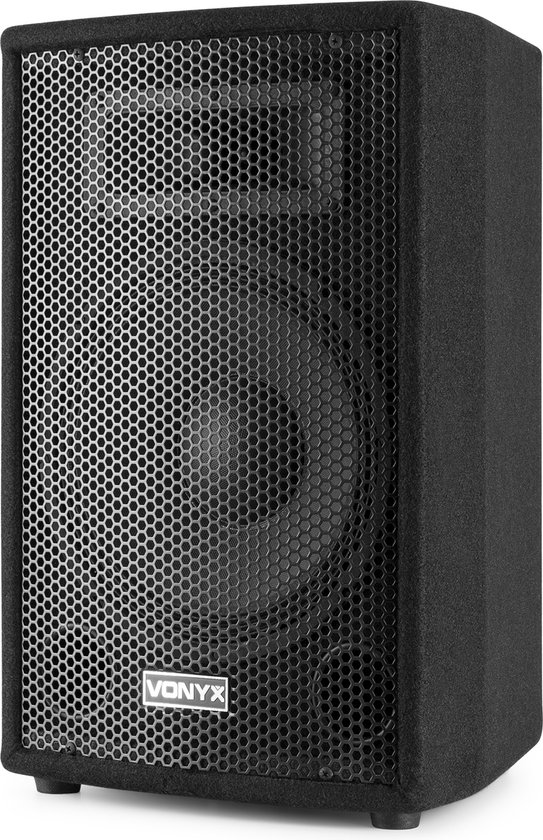 Zwarte Vonyx actieve luidspreker met stoffen bekleding en een metalen grill aan de voorkant.