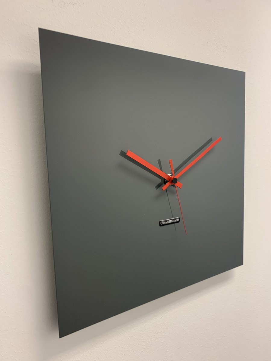 Wandklok CHANTALBRANDO -- TIME SQUARE 40 -- NARDO GREY -- MODERN DESIGN -- MADE IN HOLLAND - HOOGGLANS GRIJS