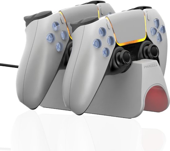 Twee witte controllers in een witte laaddock met oranje en rode indicatorlampjes.
