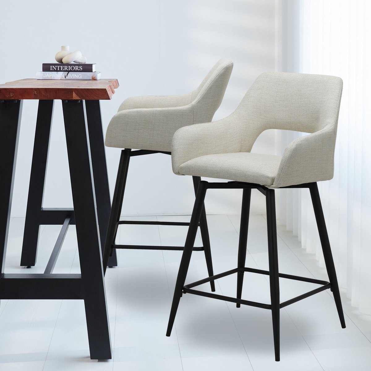Dimehouse Set van 2 Draaibare Barkruken Beige Stof Skye - Zithoogte 67 cm - Met Armleuningen