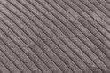 Detail van bruine ribstof met fijne strepen.