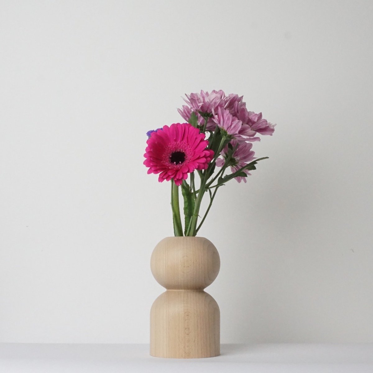 LEMON LILY Houten Vaas 'Low' – Naturel – Ø 8,5 × 14 cm – Inclusief Glazen Buisje – Handgemaakt Design vaas