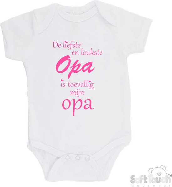 Witte romper met roze tekst: 'De liefste en leukste Opa is toevallig mijn Opa'.