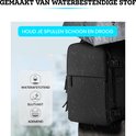 Zwarte rugzak met tekst 'Houd je spullen schoon en droog'. Waterafstotend, slijtvast, ademend.