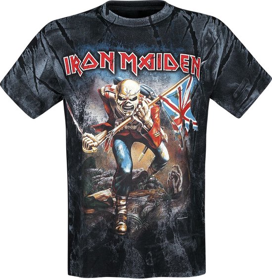 Zwart Iron Maiden T-shirt met all-over print van Eddie die vecht met de Britse vlag.